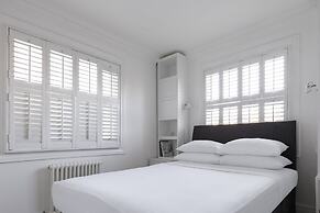 St Stephen's Gardens VII by Onefinestay