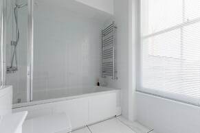 St Stephen's Gardens VII by Onefinestay