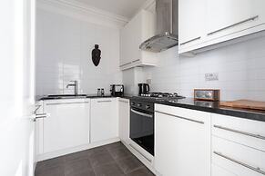 St Stephen's Gardens VII by Onefinestay