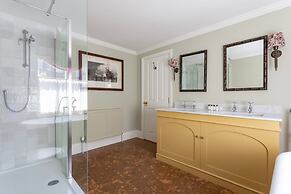 Vernon Street by Onefinestay