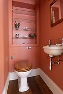 Vernon Street by Onefinestay