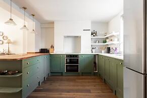 Vernon Street by Onefinestay