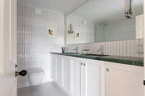 Upper Addison Gardens II by Onefinestay