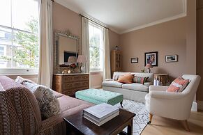 Upper Addison Gardens II by Onefinestay