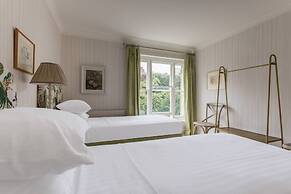 Upper Addison Gardens II by Onefinestay