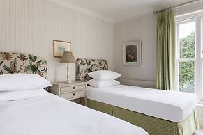 Upper Addison Gardens II by Onefinestay