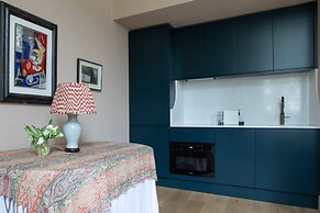 Upper Addison Gardens II by Onefinestay