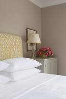 Upper Addison Gardens II by Onefinestay