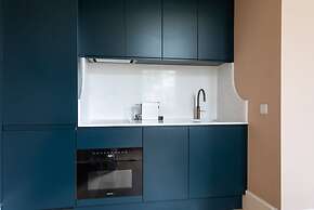 Upper Addison Gardens II by Onefinestay