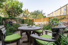 Willes Road II by Onefinestay