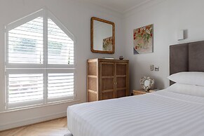 West Heath Road by Onefinestay