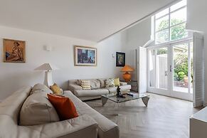 West Heath Road by Onefinestay