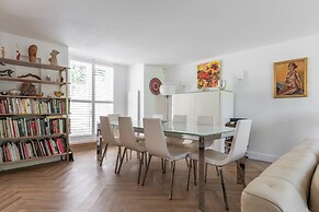 West Heath Road by Onefinestay