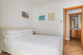 West Heath Road by Onefinestay