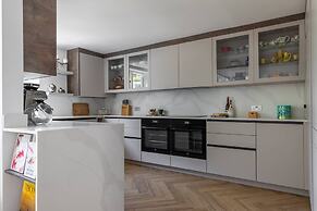 West Heath Road by Onefinestay