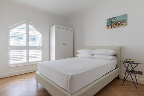 West Heath Road by Onefinestay