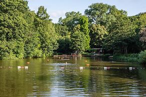 West Heath Road by Onefinestay