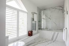 West Heath Road by Onefinestay