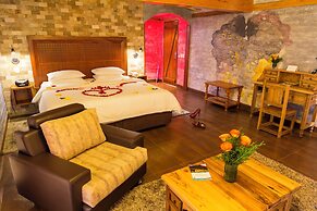 Luna Volcán, Adventure SPA - formerly Luna Runtún