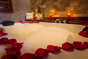 Luna Volcán, Adventure SPA - formerly Luna Runtún