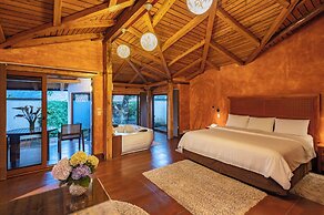 Luna Volcán, Adventure SPA - formerly Luna Runtún