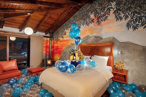 Luna Volcán, Adventure SPA - formerly Luna Runtún