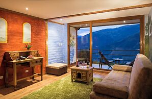 Luna Volcán, Adventure SPA - formerly Luna Runtún