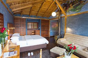 Luna Volcán, Adventure SPA - formerly Luna Runtún