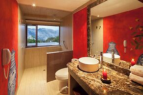 Luna Volcán, Adventure SPA - formerly Luna Runtún