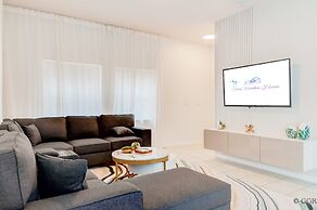 8523 Charming Townhouse Perfect for Family