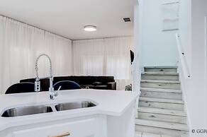 8523 Charming Townhouse Perfect for Family