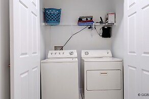 8523 Charming Townhouse Perfect for Family