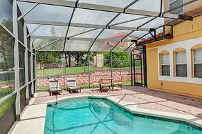 8523 Charming Townhouse Perfect for Family