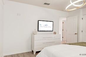 8523 Charming Townhouse Perfect for Family