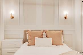 8523 Charming Townhouse Perfect for Family