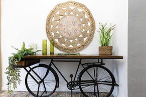 Unik Vacation Citywall