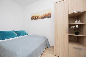 Wolska Apartment With Parking by Renters