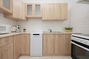 Wolska Apartment With Parking by Renters