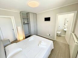 Villa Ipnotica - Panoramic Views Plus Exquisite Pool - Sleeps 7 - Very