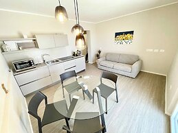 Villa Ipnotica - Panoramic Views Plus Exquisite Pool - Sleeps 7 - Very