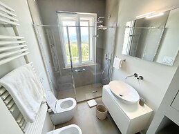 Villa Ipnotica - Panoramic Views Plus Exquisite Pool - Sleeps 7 - Very