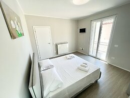 Villa Ipnotica - Panoramic Views Plus Exquisite Pool - Sleeps 7 - Very