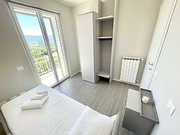 Villa Ipnotica - Panoramic Views Plus Exquisite Pool - Sleeps 7 - Very