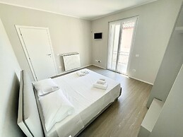 Villa Ipnotica - Panoramic Views Plus Exquisite Pool - Sleeps 7 - Very