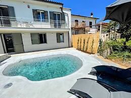 Villa Ipnotica - Panoramic Views Plus Exquisite Pool - Sleeps 7 - Very