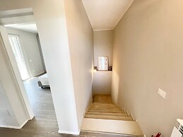 Villa Ipnotica - Panoramic Views Plus Exquisite Pool - Sleeps 7 - Very