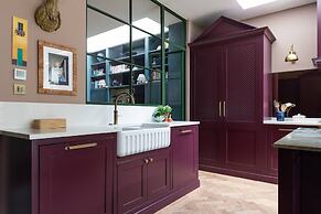 Westover Road III by Onefinestay