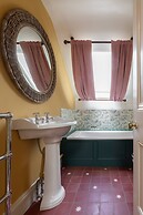 Westover Road III by Onefinestay