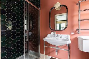 Westover Road III by Onefinestay