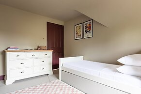 Westover Road III by Onefinestay